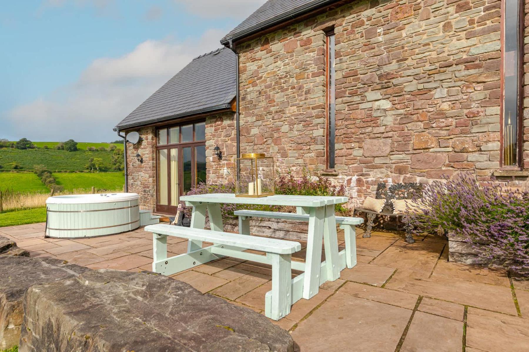 Hilltop View With Hot Tub Brecon Eksteriør billede
